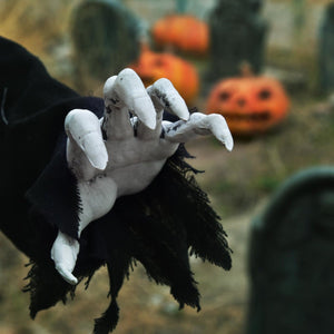 Hanging Halloween Priest - PopFun