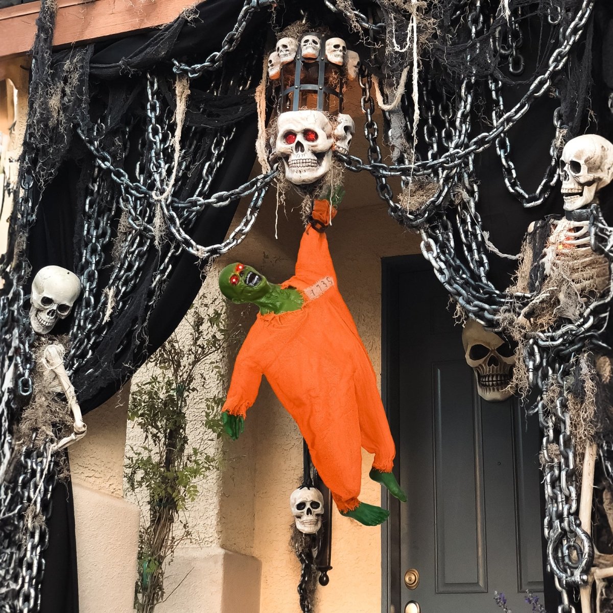 35" Hanging Zombie Prisoner with LED and Sound Effects - PopFun