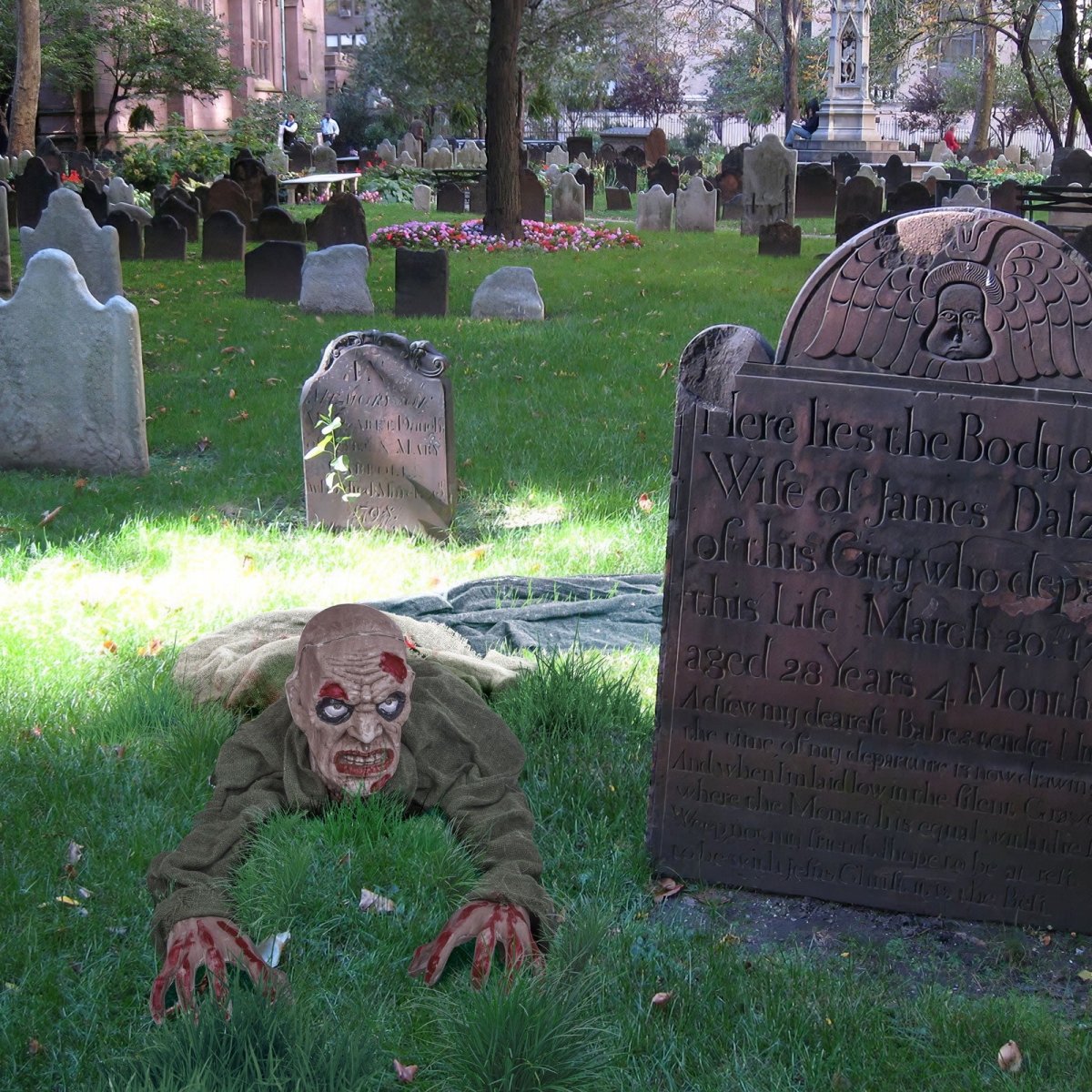 Halloween Crawling Zombie - PopFun