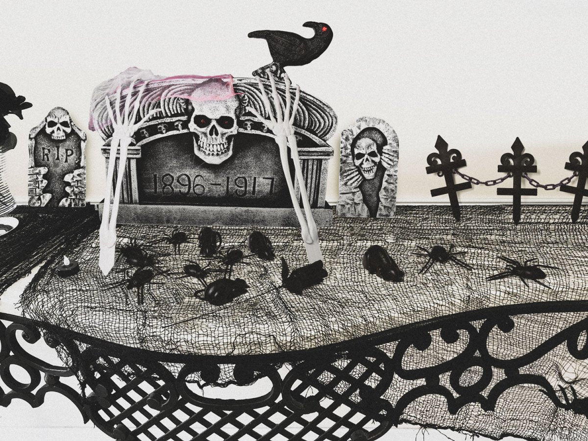 Tombstone Decorations with Spiders - PopFun